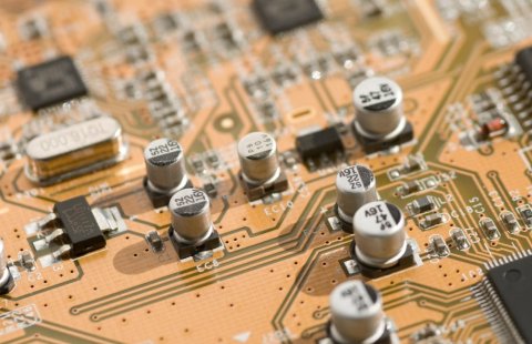如何焊接pcb电路板铜柱？